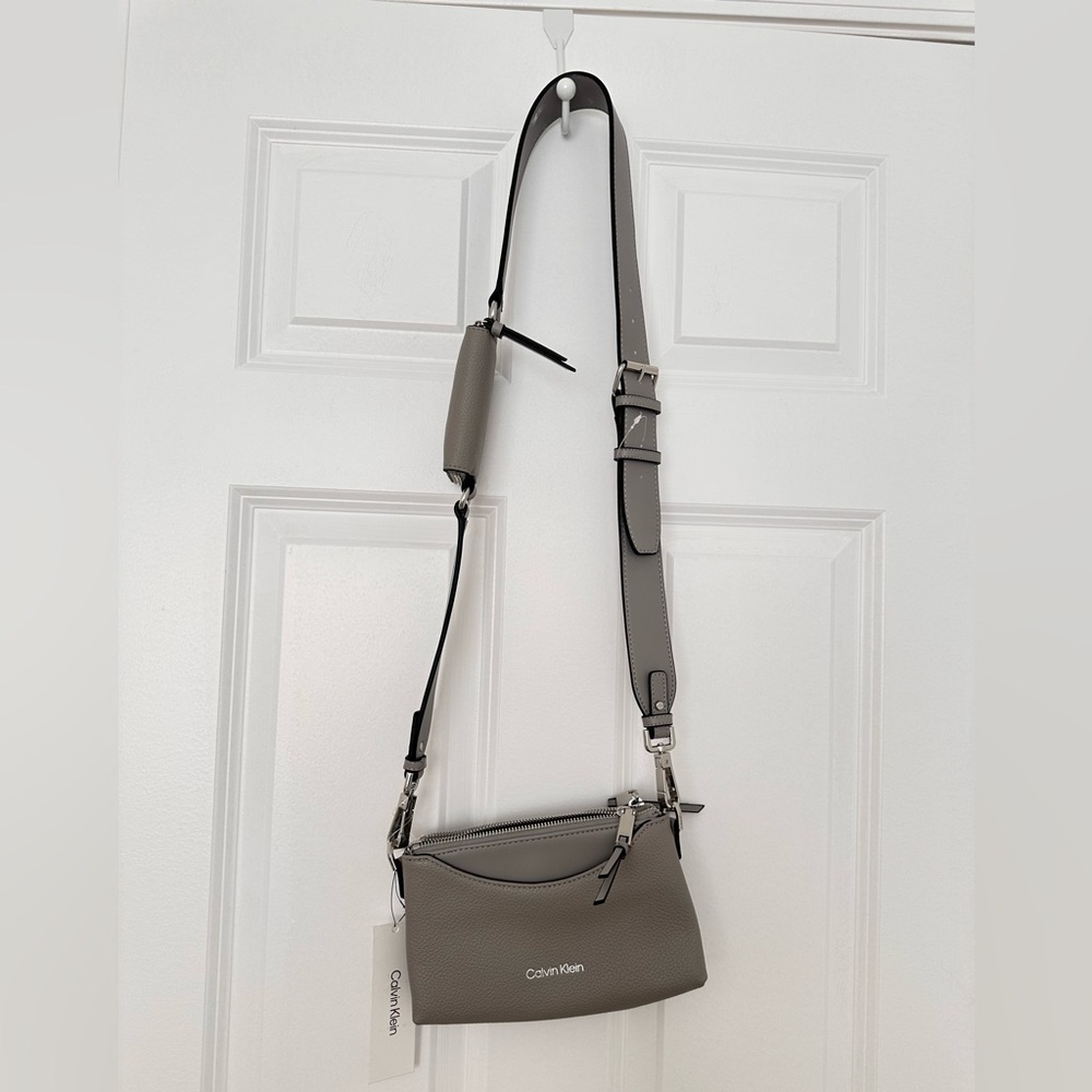 Calvin Klein Chrome Embossed Signature Zippered Crossbody MSRP $148 *NWT*